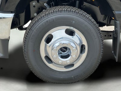 2027 Ford Super Duty F-350 DRW Lariat