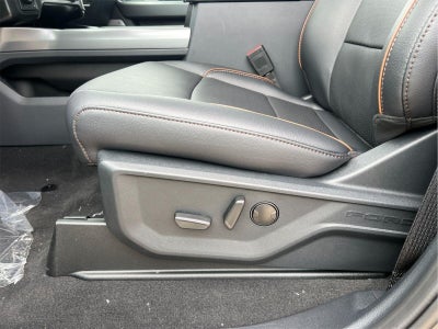 2027 Ford Super Duty F-350 DRW Lariat