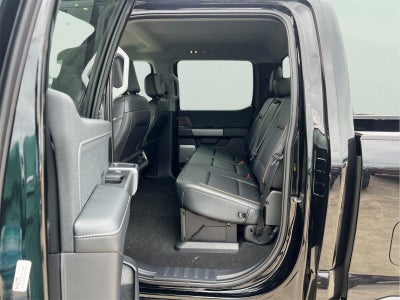 2027 Ford Super Duty F-350 DRW Lariat