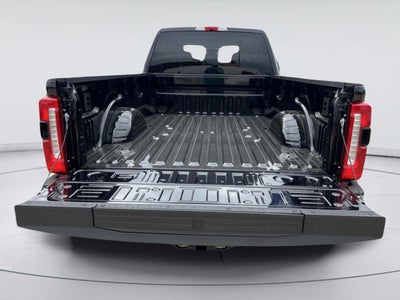 2027 Ford Super Duty F-350 DRW Lariat