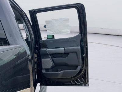 2027 Ford Super Duty F-350 DRW Lariat