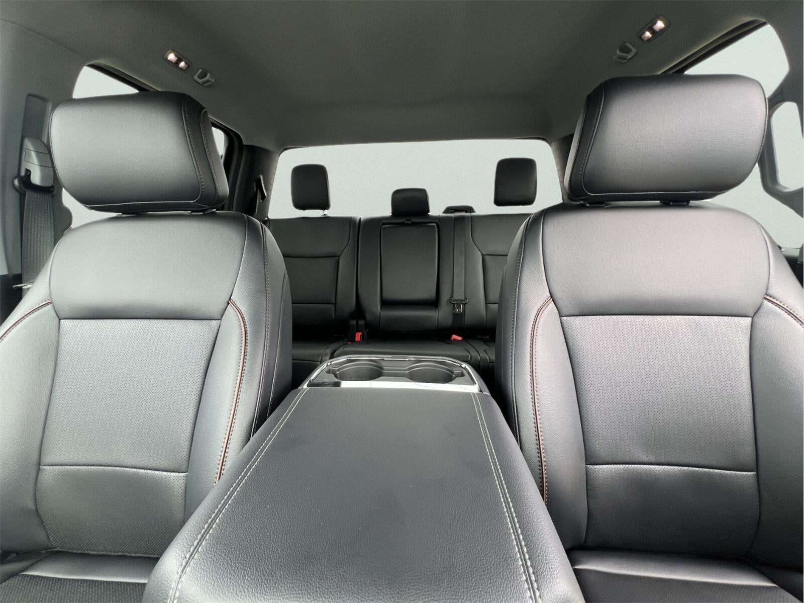 2027 Ford Super Duty F-350 DRW Lariat