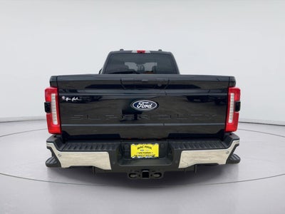 2027 Ford Super Duty F-350 DRW Lariat