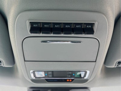 2027 Ford Super Duty F-350 DRW Lariat