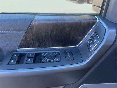 2027 Ford Super Duty F-350 DRW Lariat