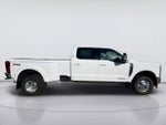 2027 Ford Super Duty F-350 DRW Lariat