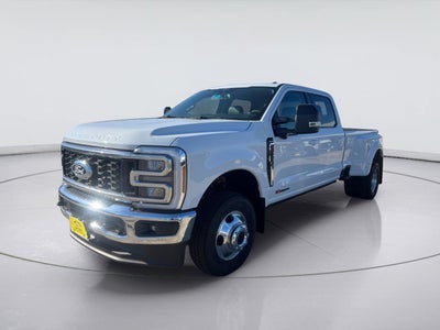2027 Ford Super Duty F-350 DRW Lariat