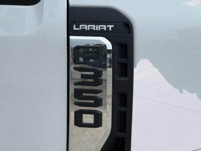 2027 Ford Super Duty F-350 DRW Lariat