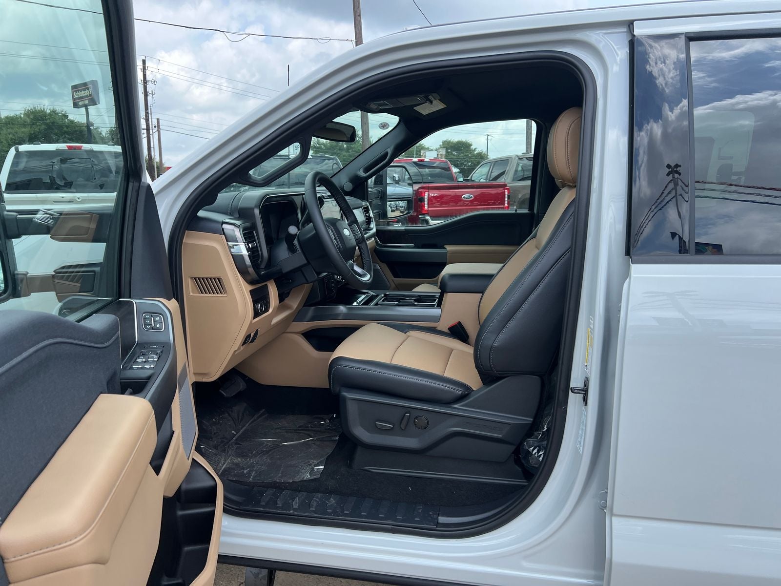 2026 Ford F-350SD Lariat DRW