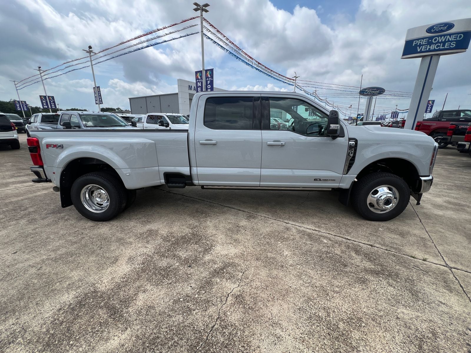 2026 Ford F-350SD Lariat DRW