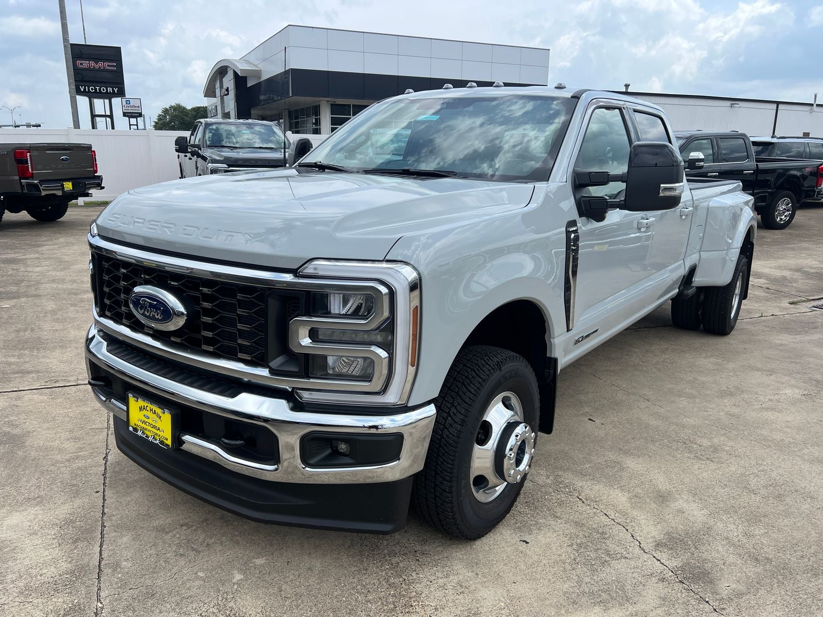 2026 Ford F-350SD Lariat DRW