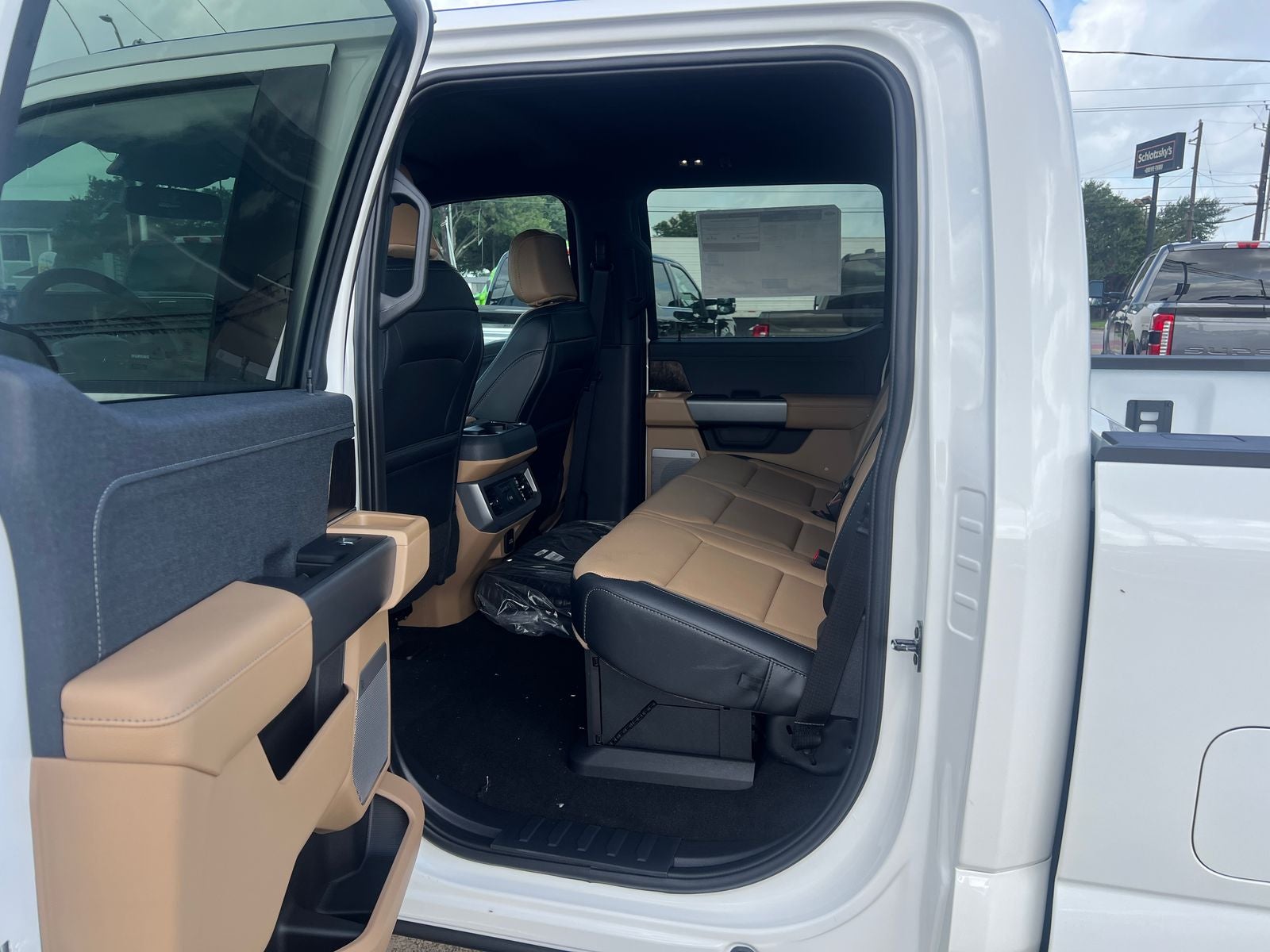 2026 Ford F-350SD Lariat DRW