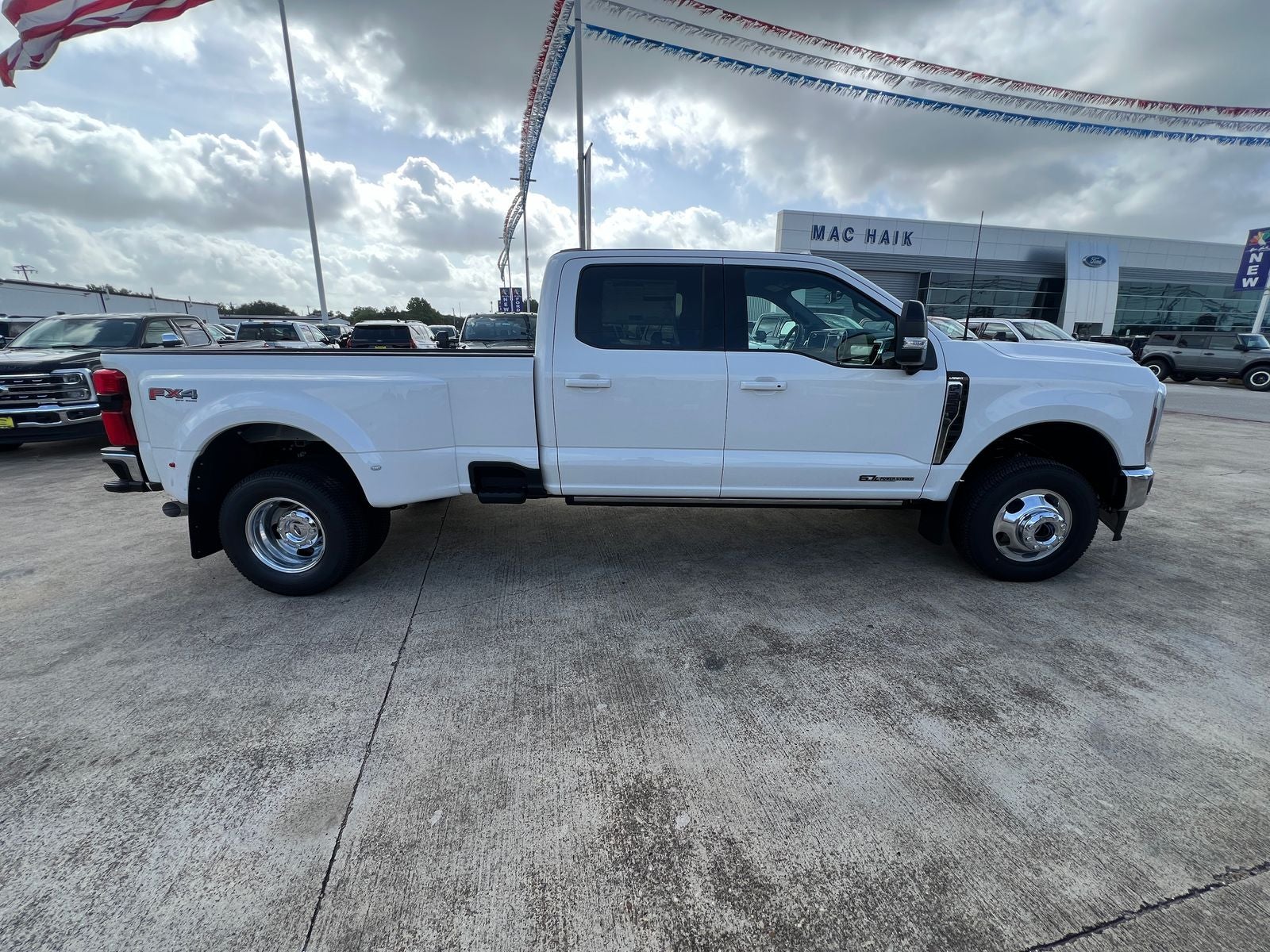 2026 Ford F-350SD Lariat DRW
