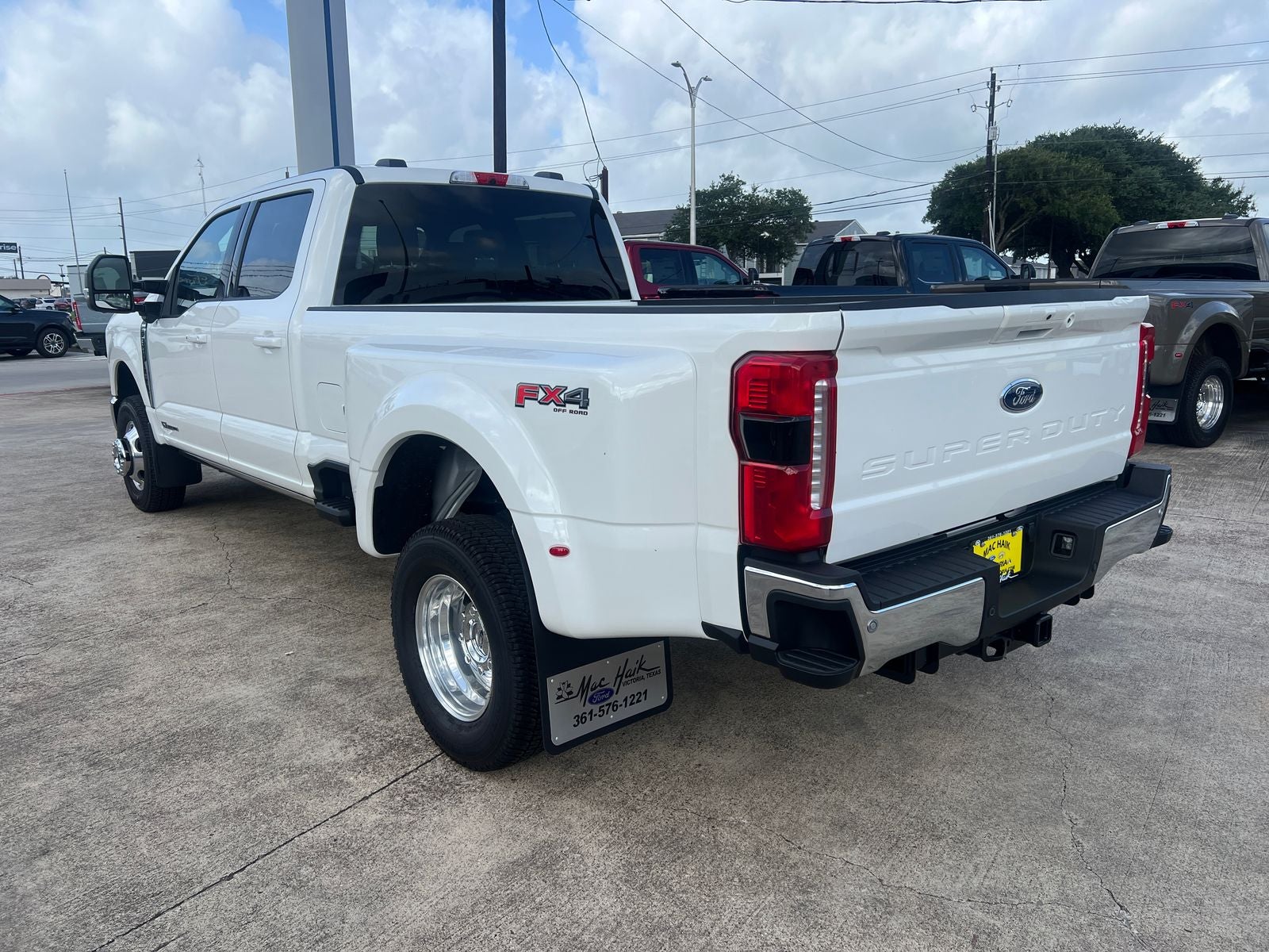2026 Ford F-350SD Lariat DRW