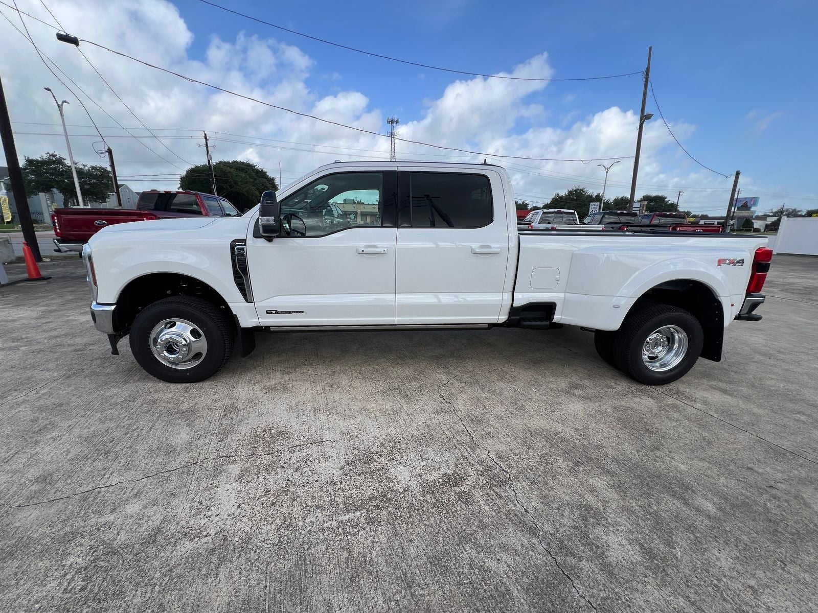 2026 Ford F-350SD Lariat DRW