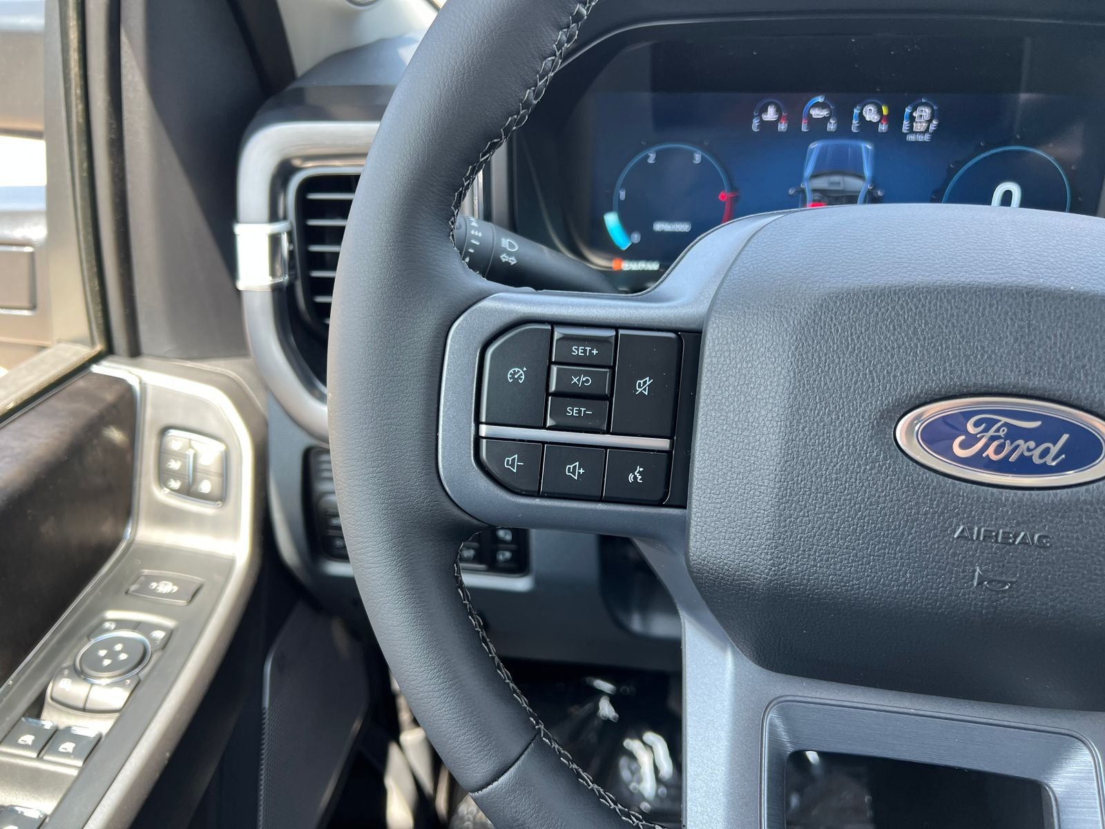 2026 Ford F-350SD Lariat DRW