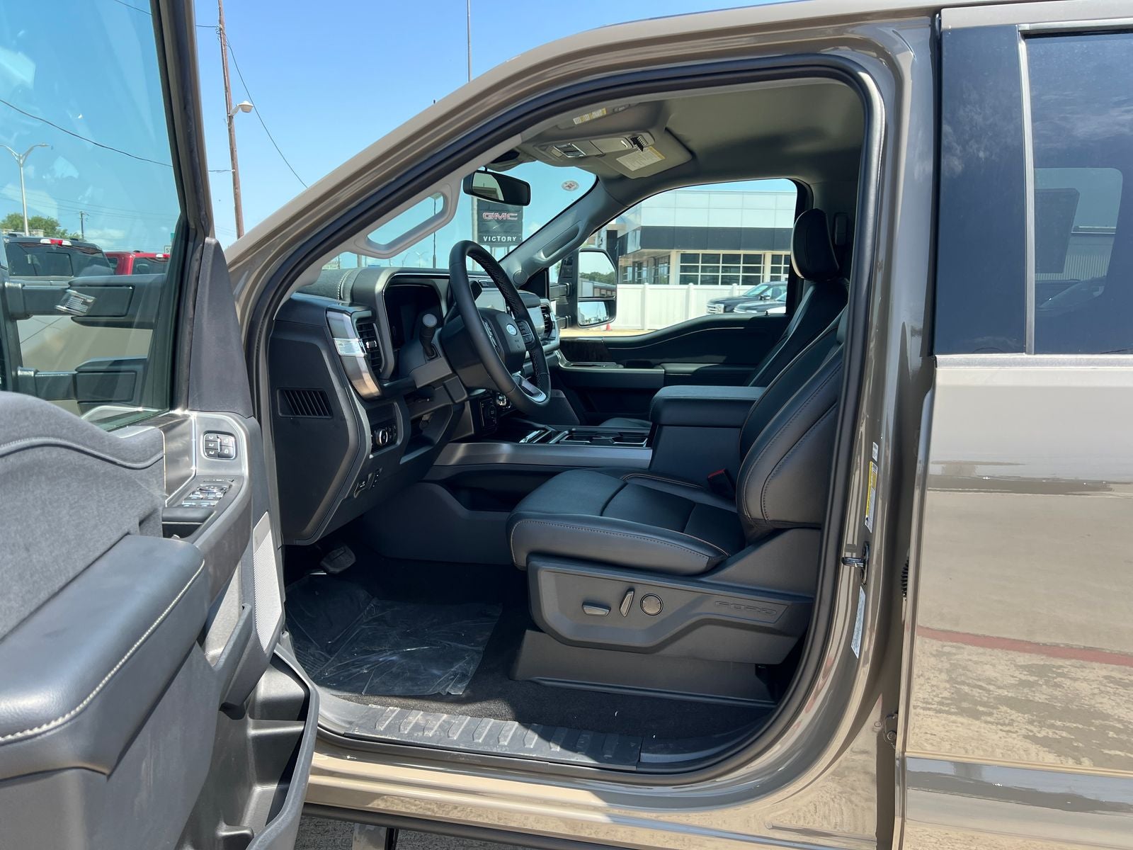 2026 Ford F-350SD Lariat DRW