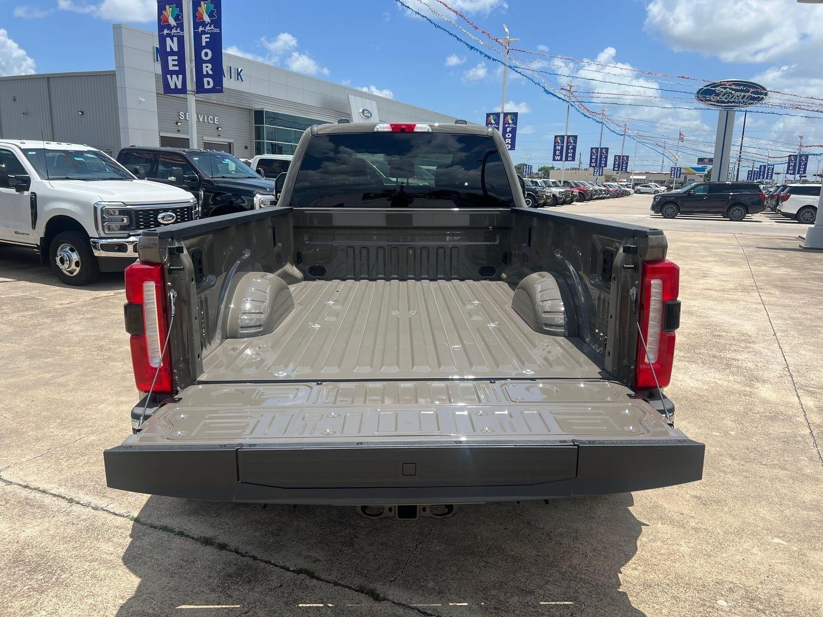 2026 Ford F-350SD Lariat DRW