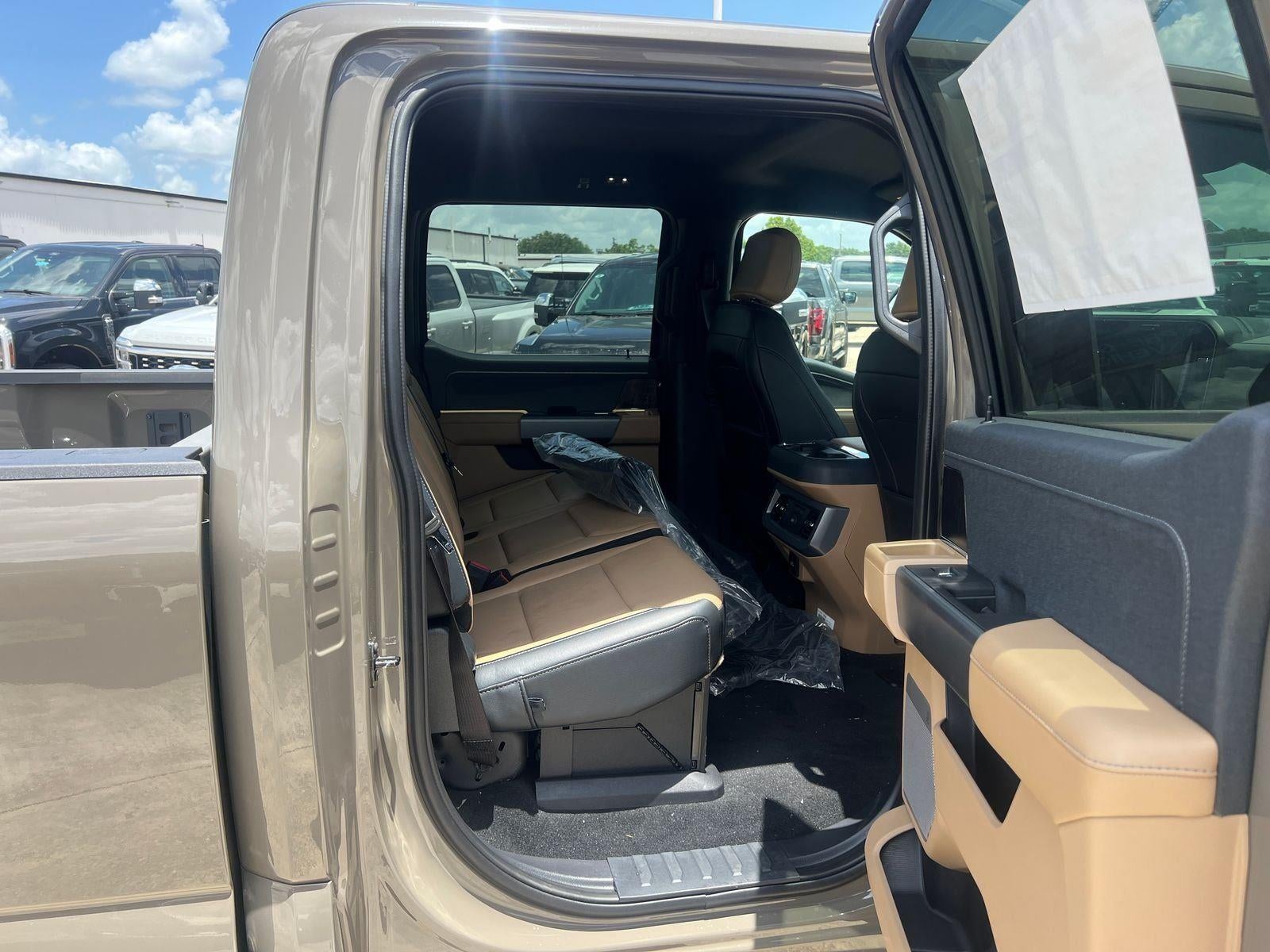 2026 Ford F-350SD Lariat DRW