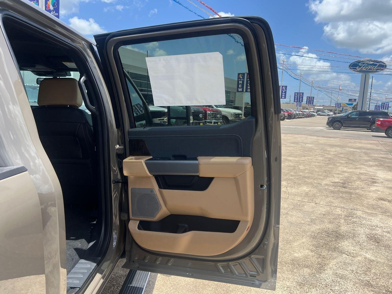 2026 Ford F-350SD Lariat DRW