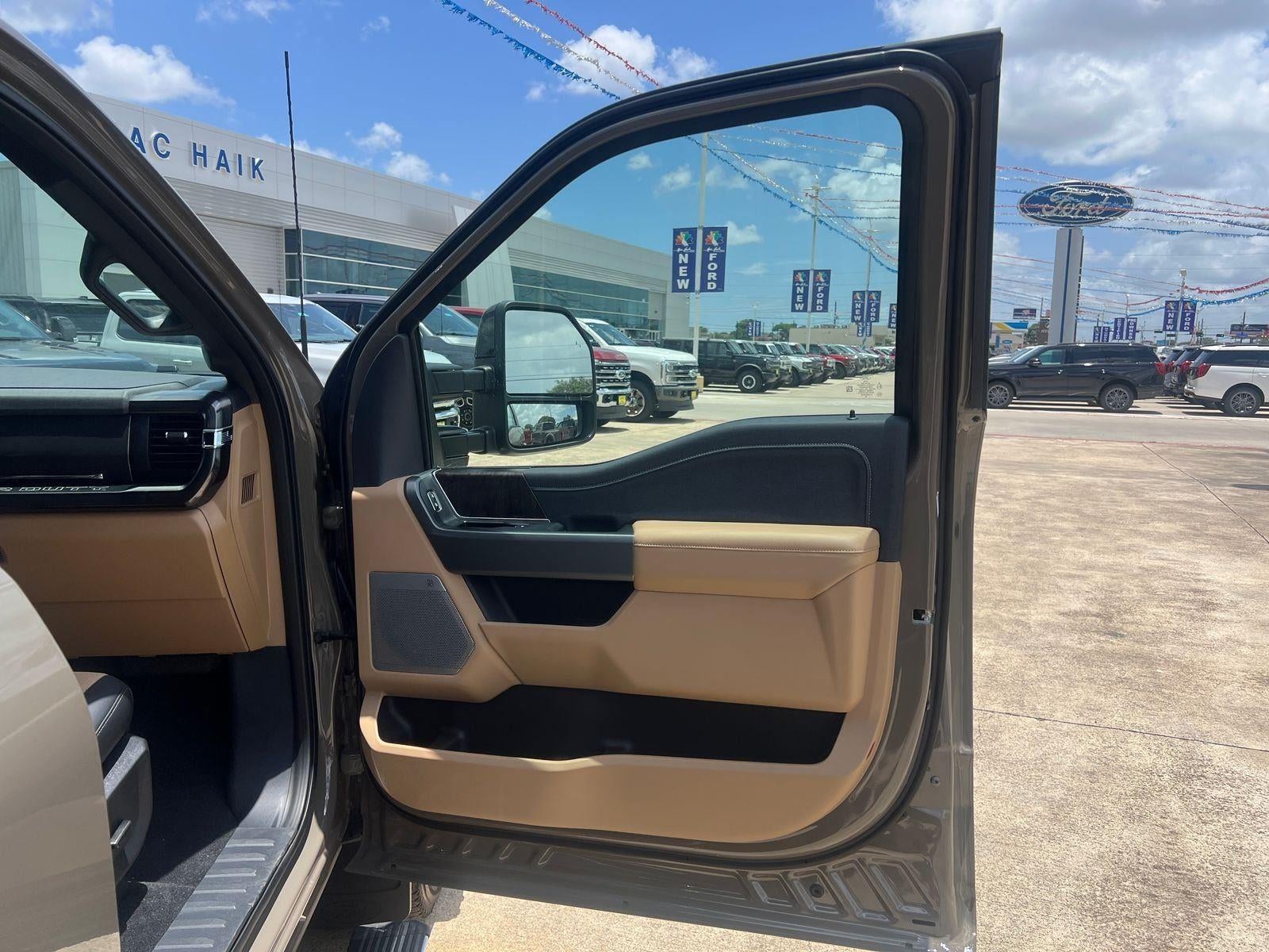 2026 Ford F-350SD Lariat DRW