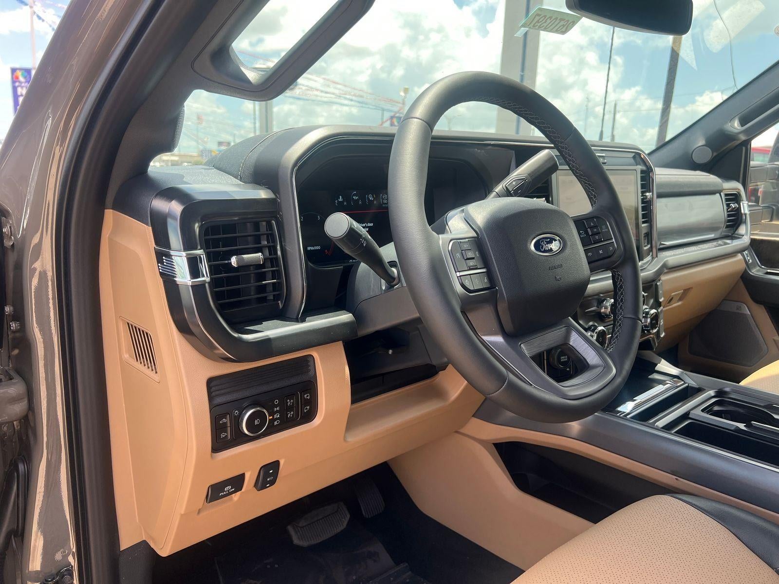 2026 Ford F-350SD Lariat DRW