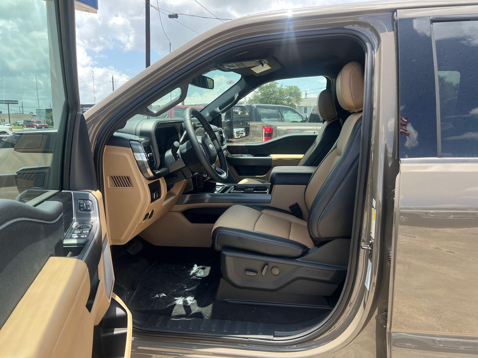 2026 Ford F-350SD Lariat DRW