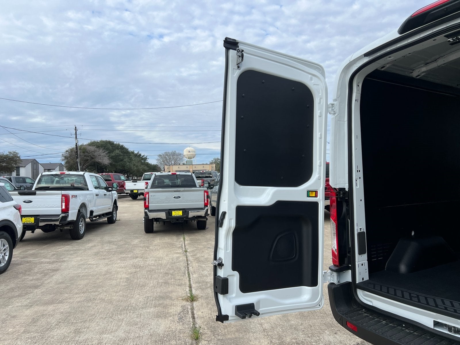 2026 Ford Transit-250 Base