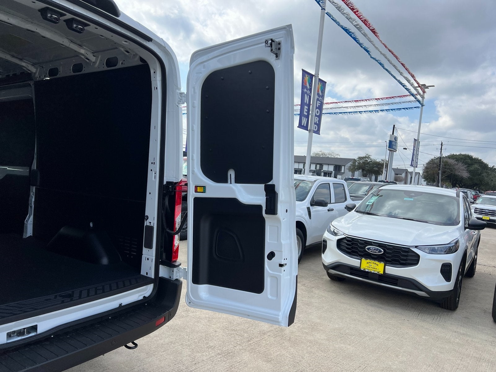 2026 Ford Transit-250 Base