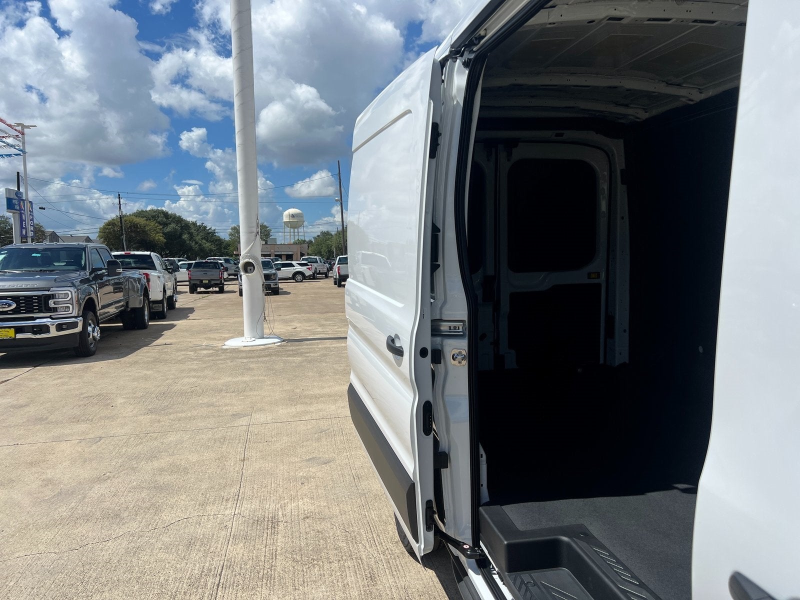 2025 Ford Transit-250 Base