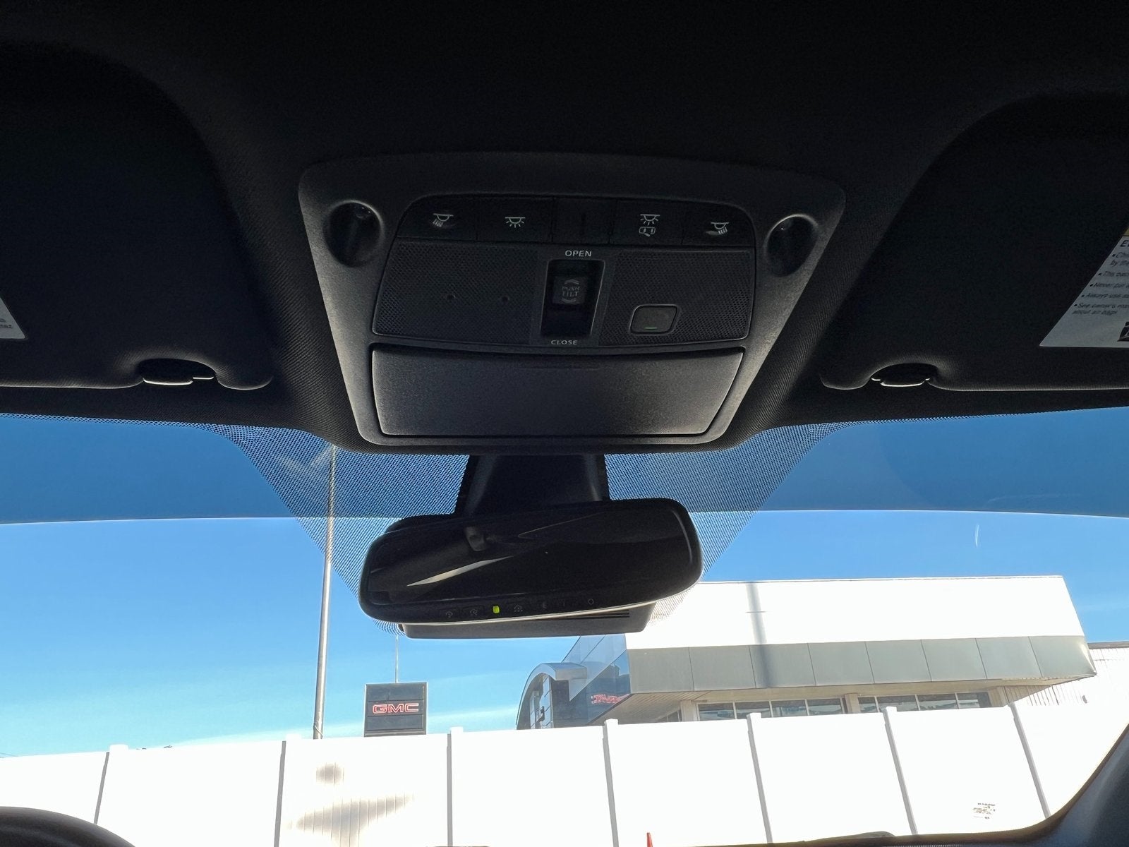 2022 Nissan Maxima SR