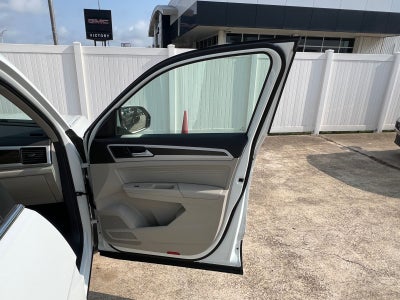 2022 Volkswagen Atlas 3.6L V6 SE w/Technology