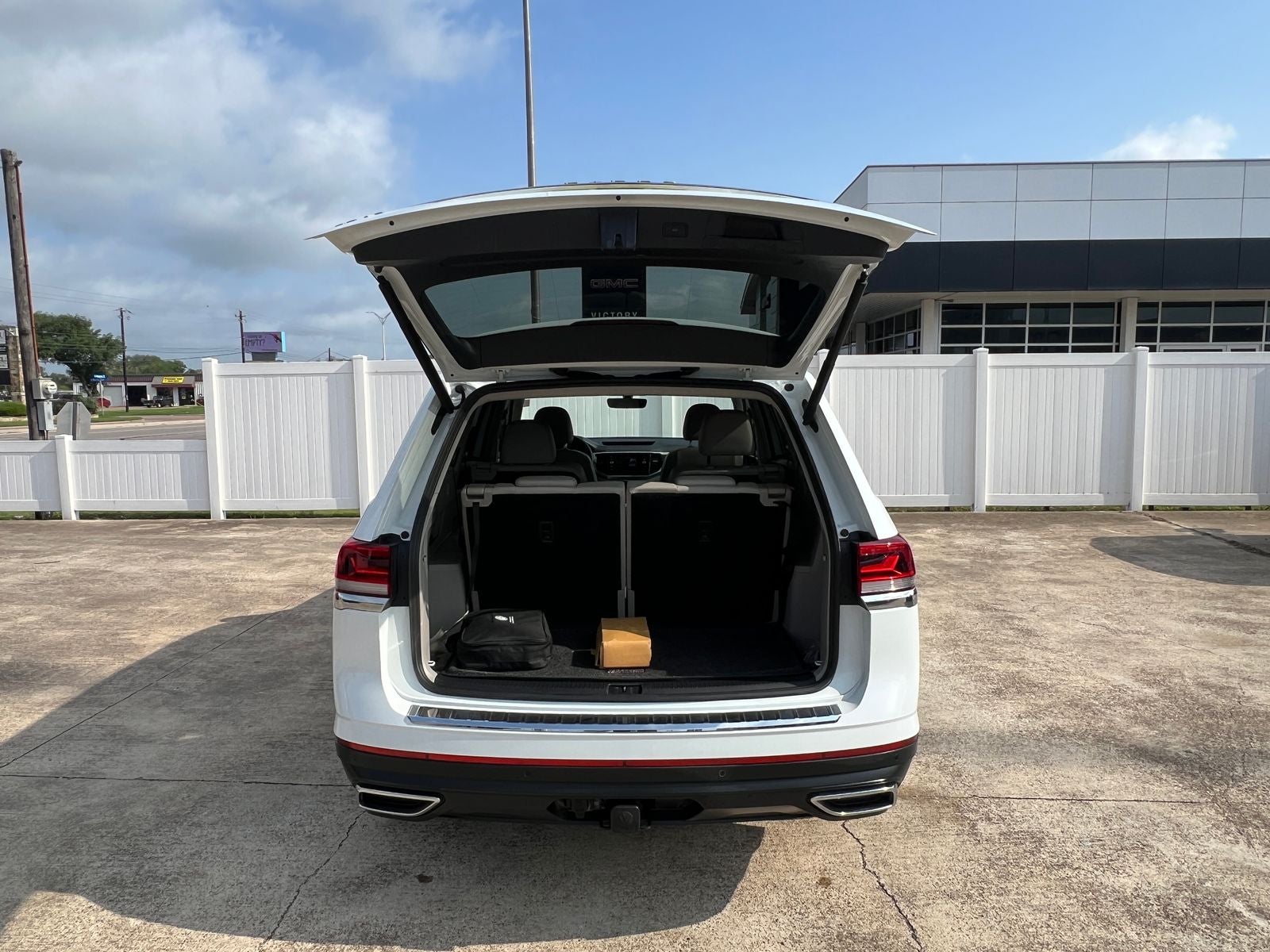 2022 Volkswagen Atlas 3.6L V6 SE w/Technology