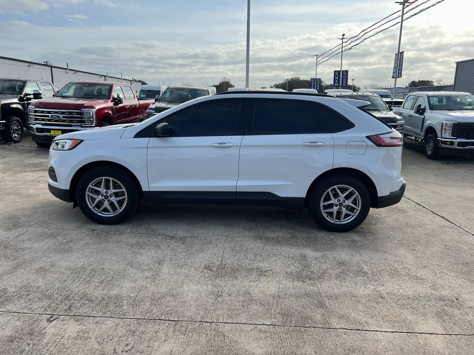 2022 Ford Edge SE