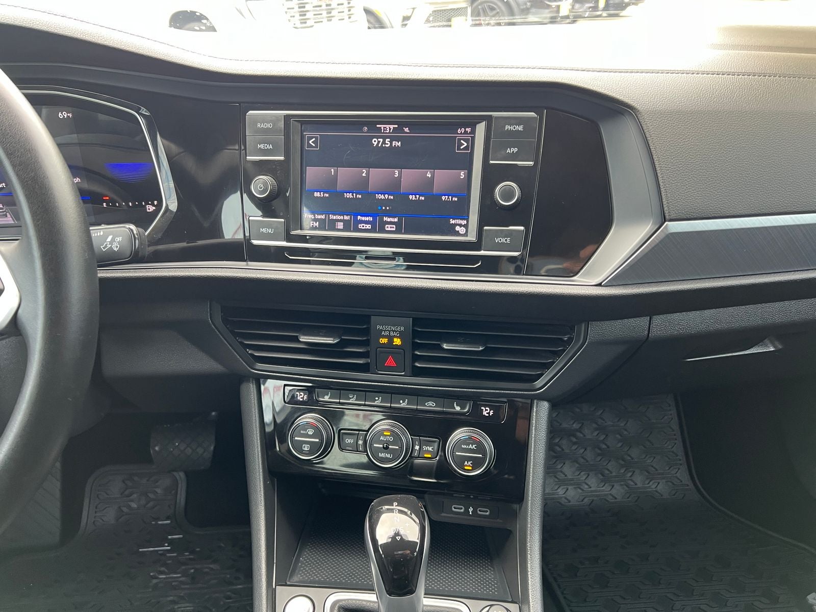 2023 Volkswagen Jetta 1.5T SE