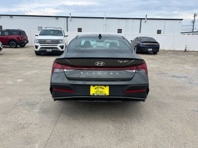 2025 Hyundai Elantra SEL Sport