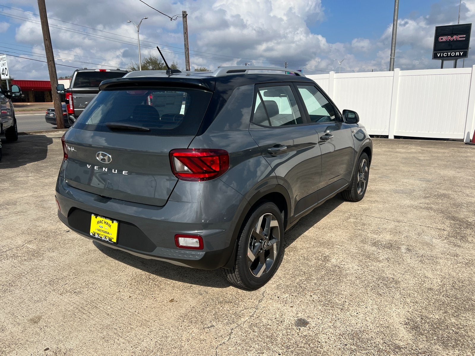 2026 Hyundai Venue SEL w/Two-Tone Roof