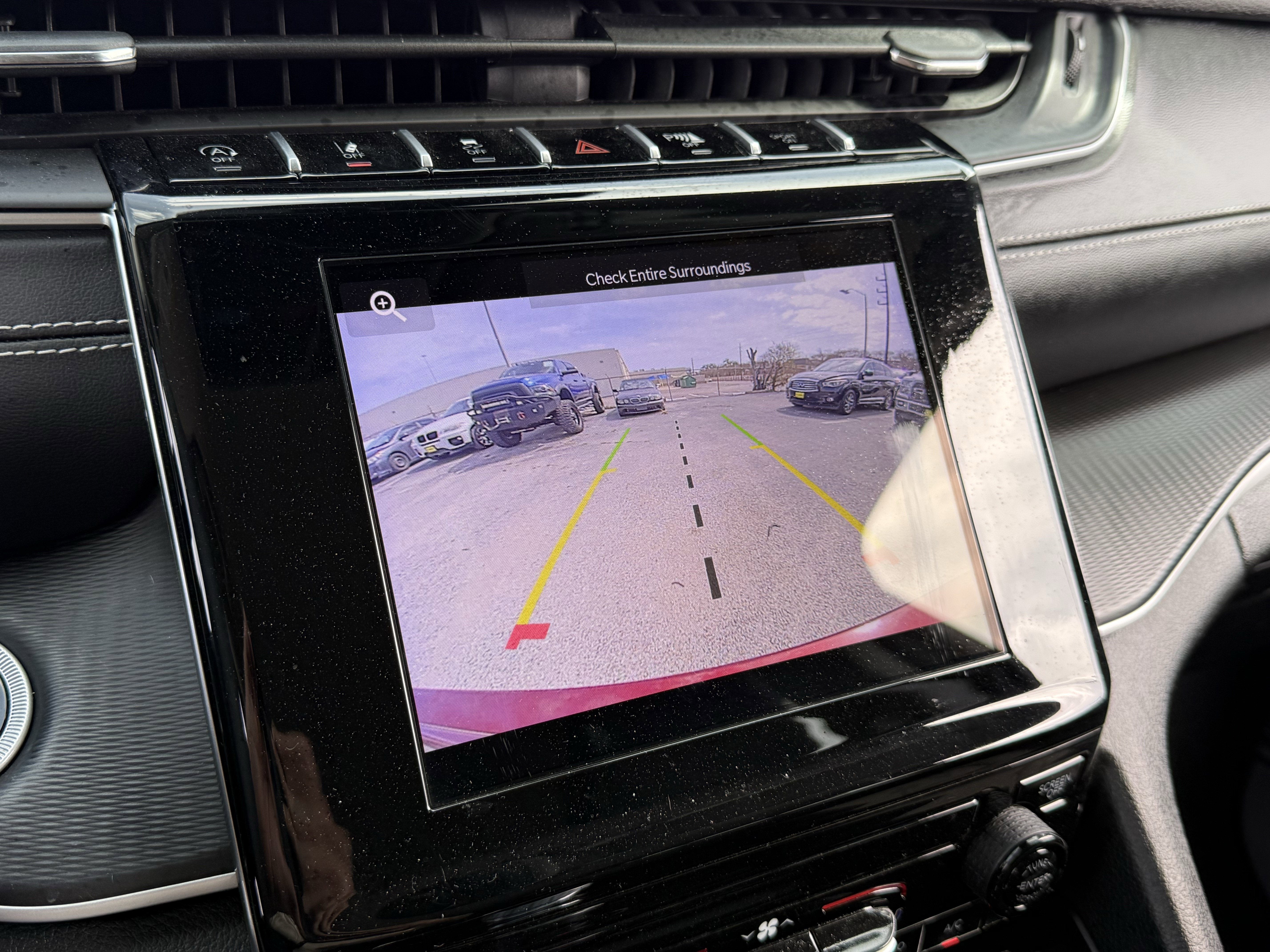 2024 Jeep Grand Cherokee Laredo 4x2