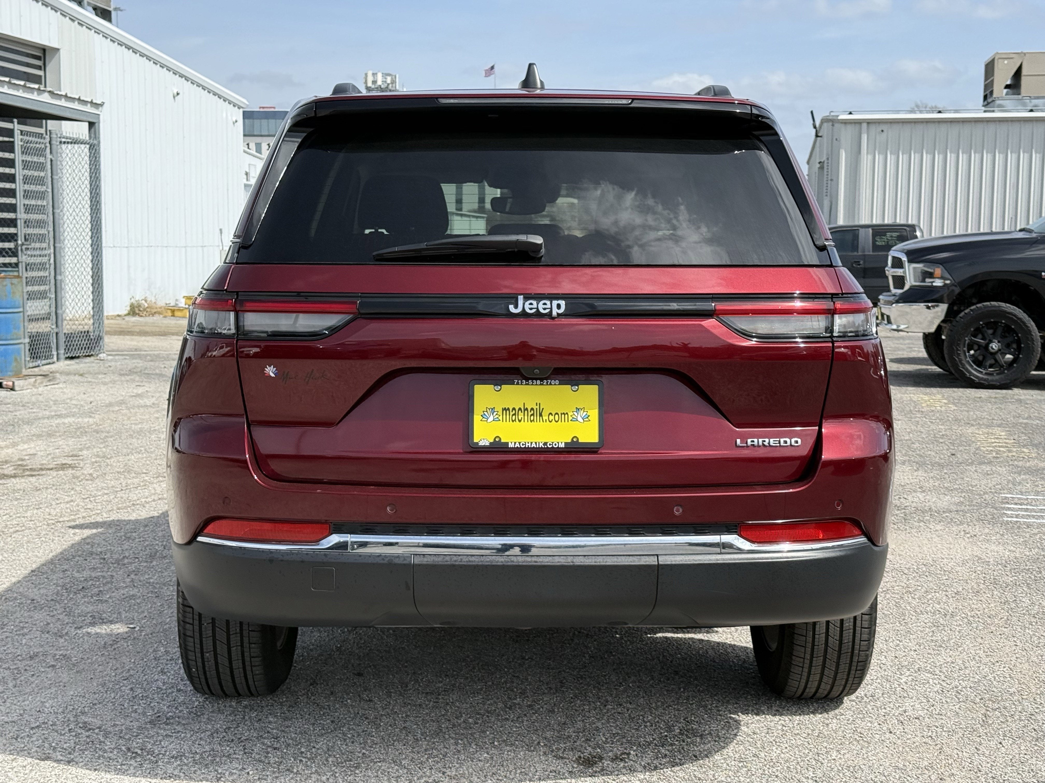 2024 Jeep Grand Cherokee Laredo 4x2