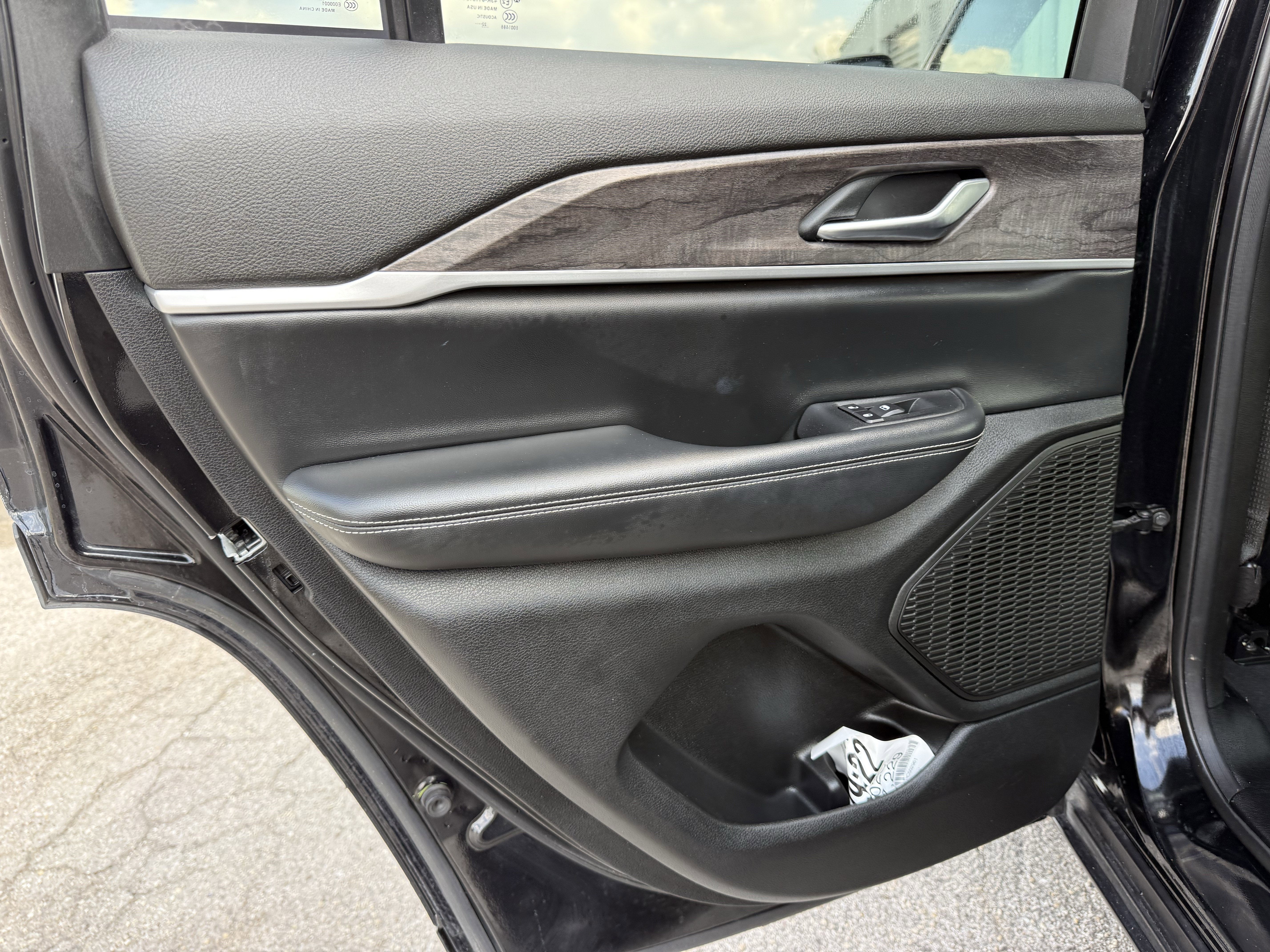 2023 Jeep Grand Cherokee Limited 4x2