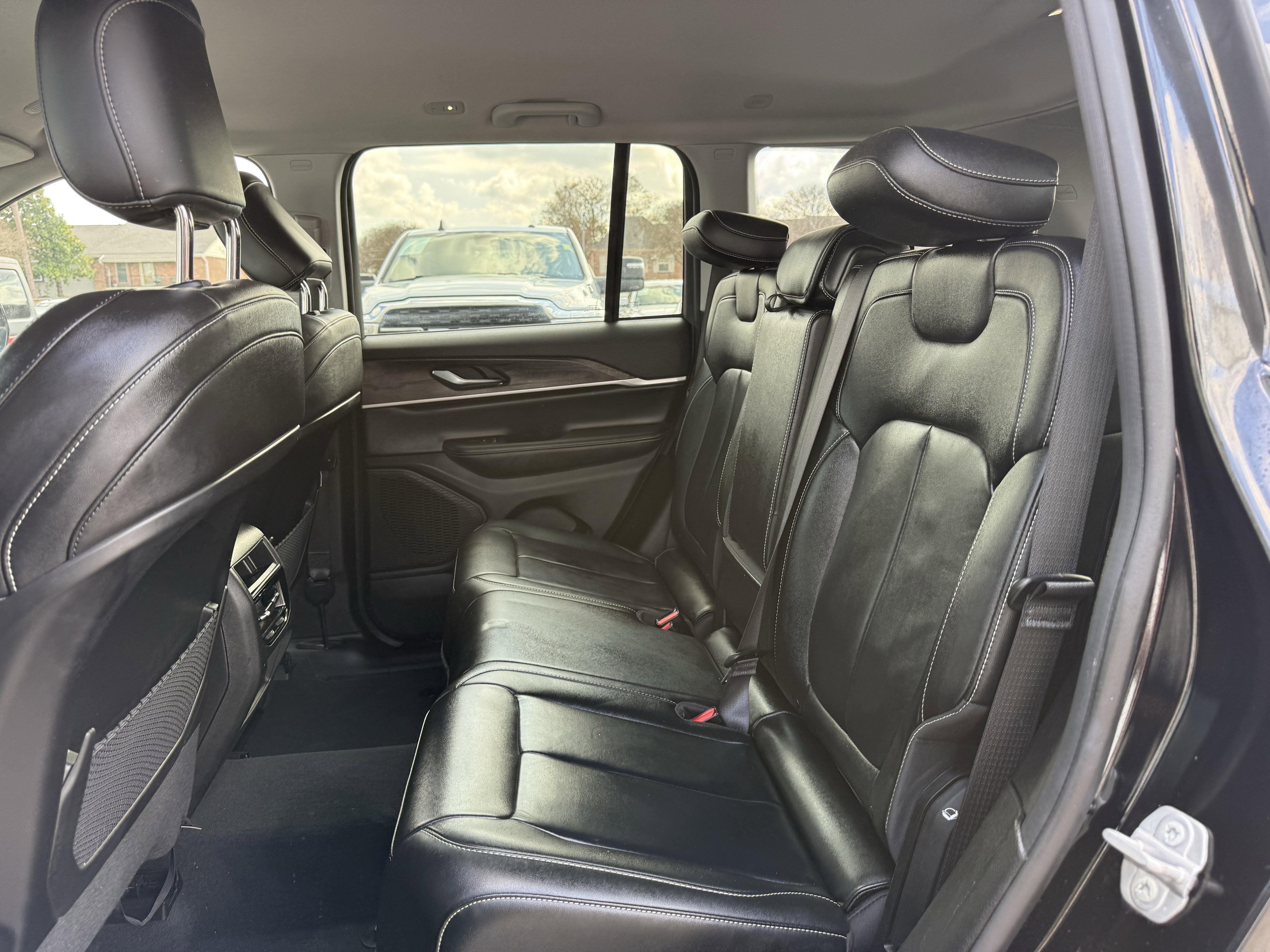 2023 Jeep Grand Cherokee Limited 4x2