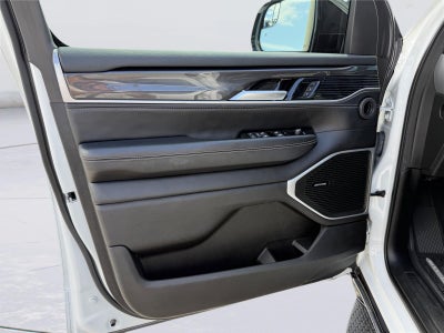 2024 Jeep Wagoneer BASE