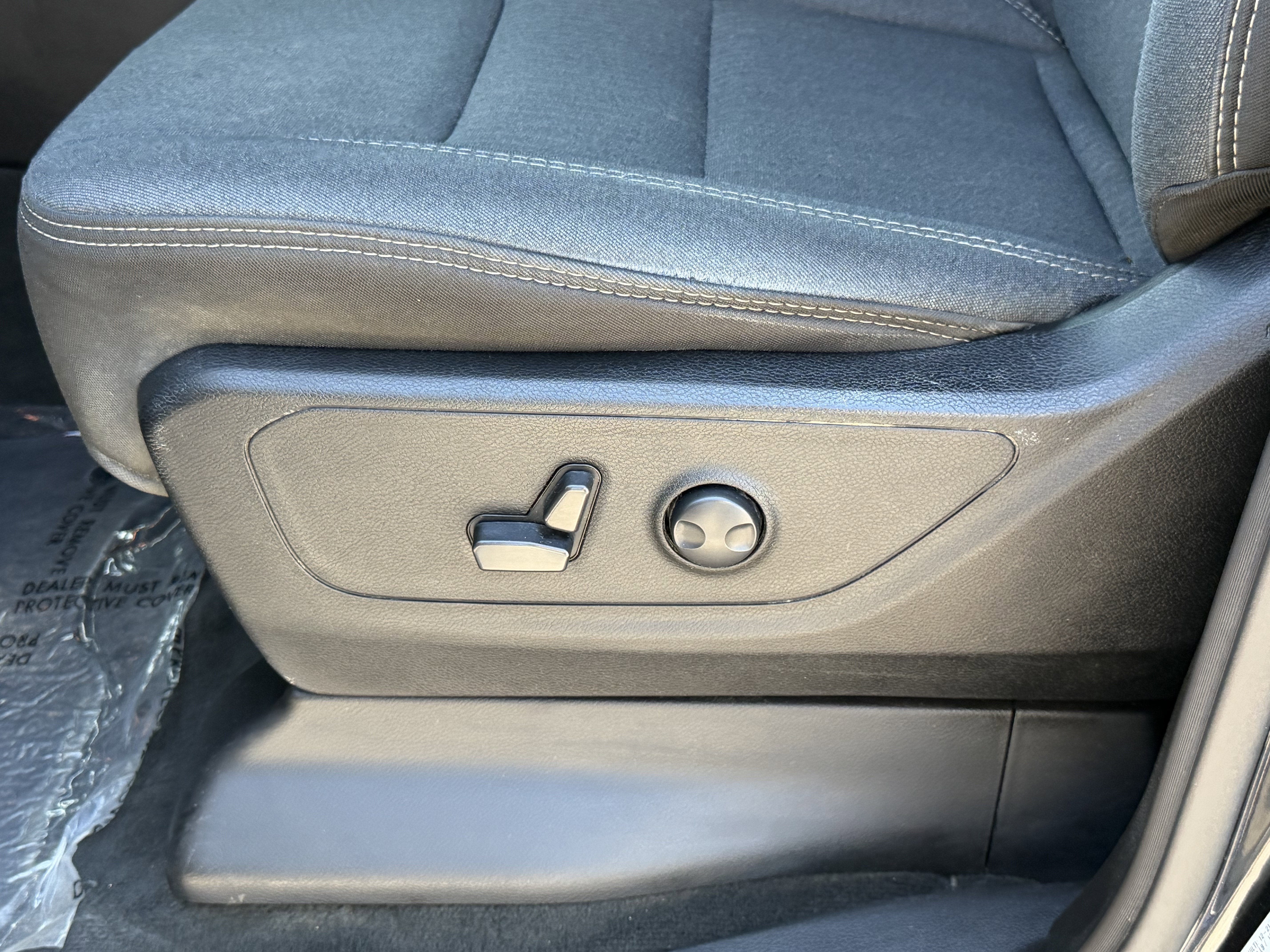 2022 RAM 1500 Lone Star Quad Cab 4x2 6'4' Box