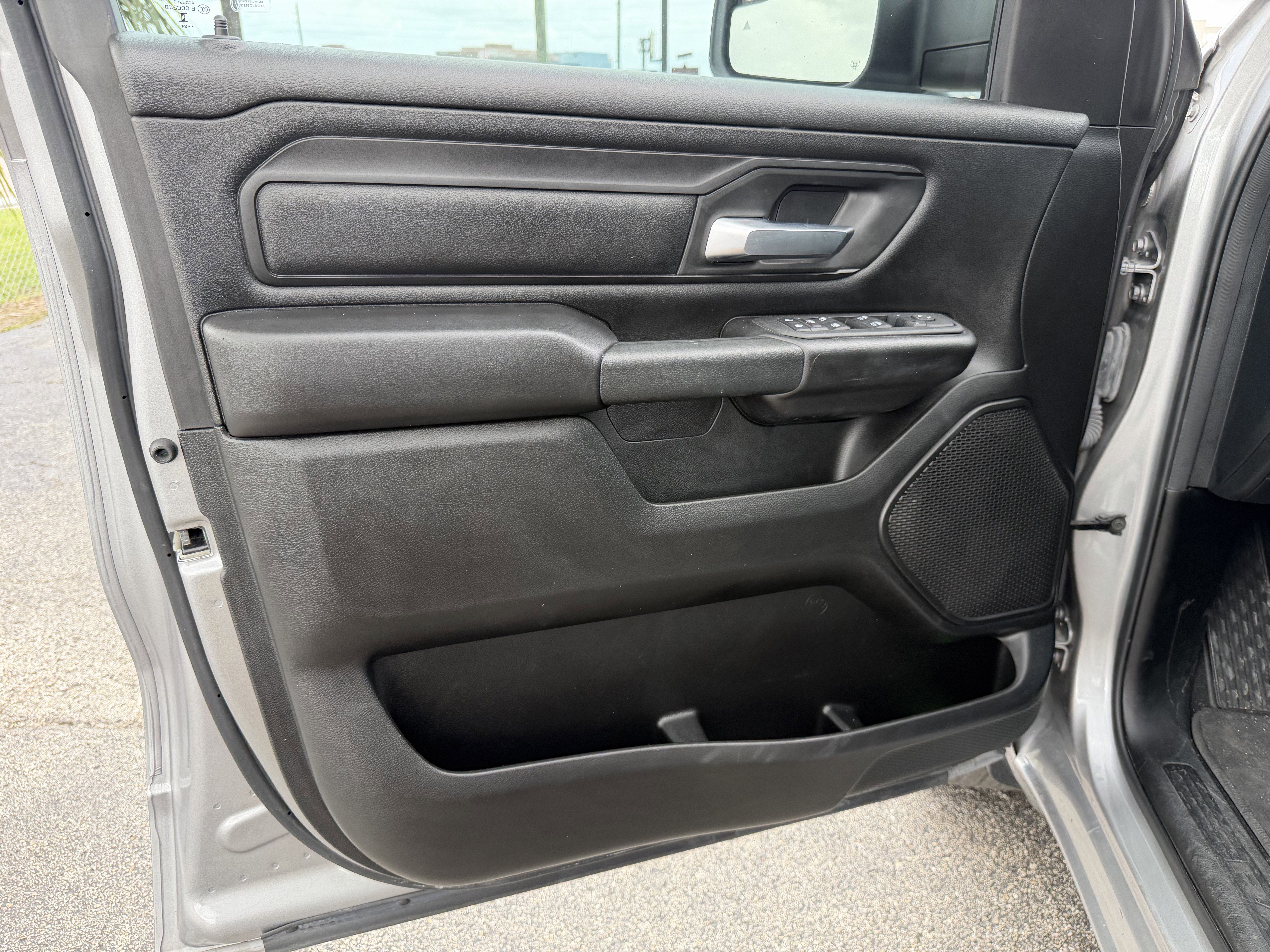 2025 RAM 1500 Tradesman Crew Cab 4x2 5'7' Box