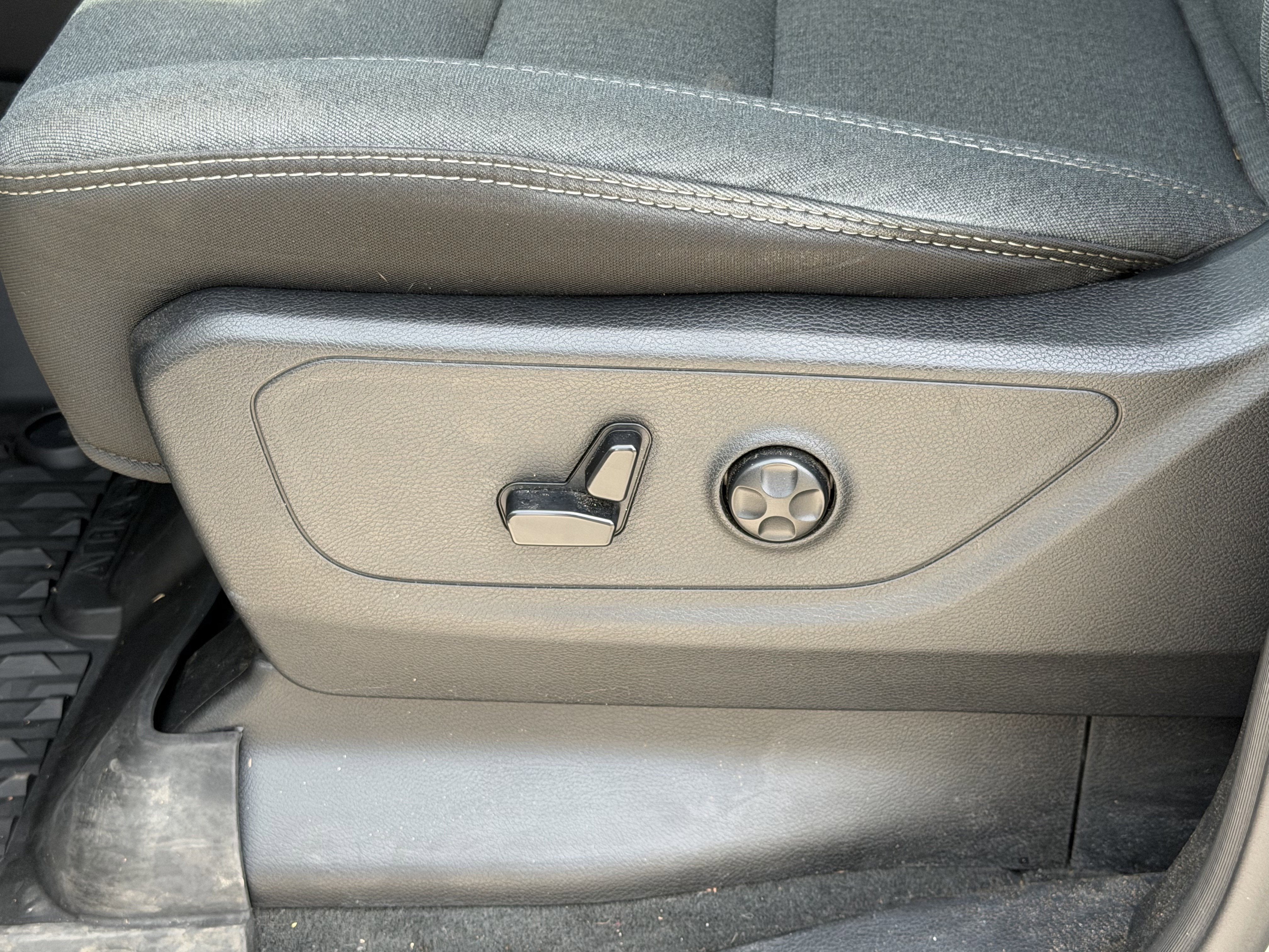 2021 RAM 1500 Big Horn Crew Cab 4x4 5'7' Box