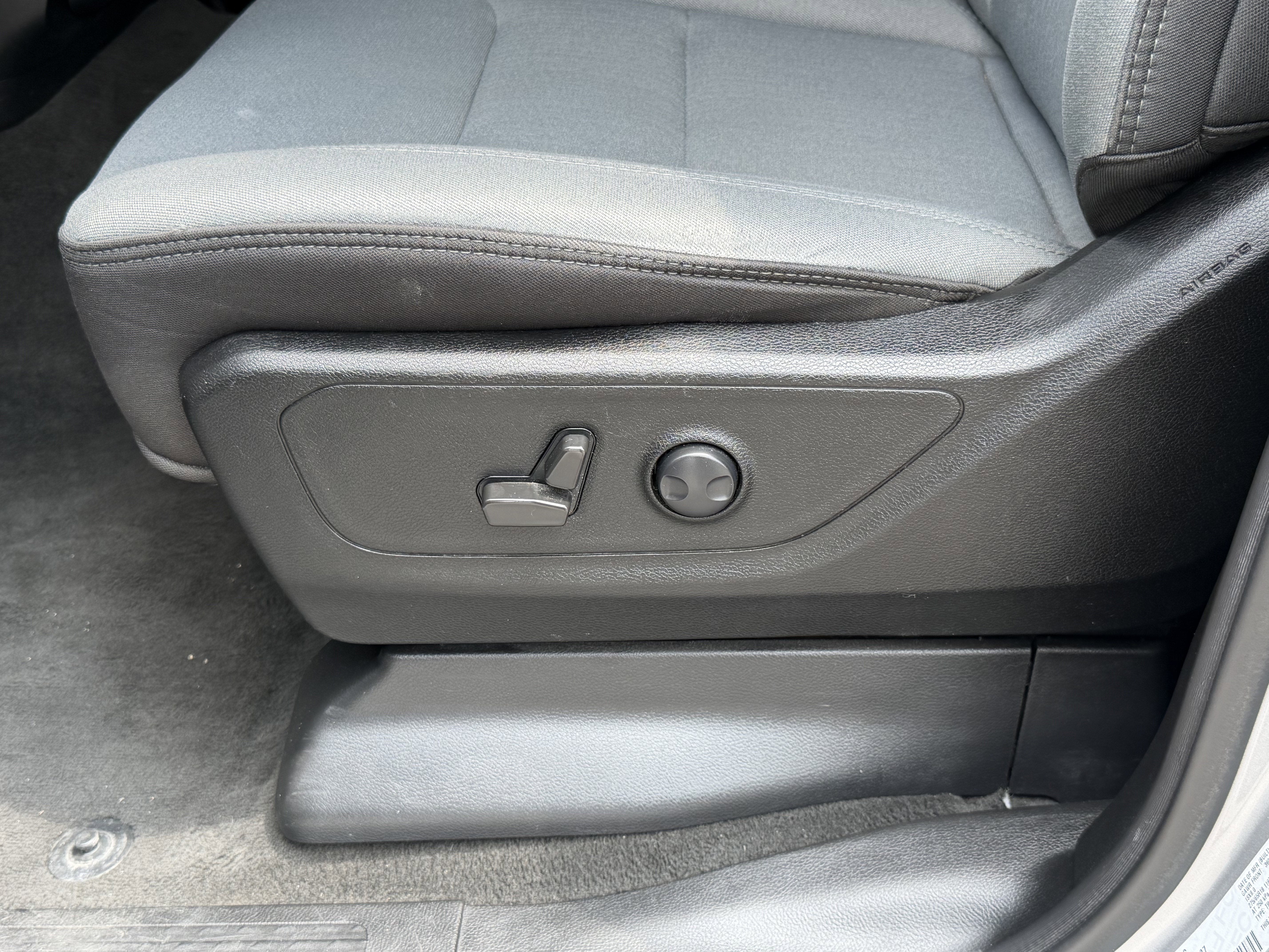 2022 RAM 1500 Big Horn Crew Cab 4x4 6'4' Box