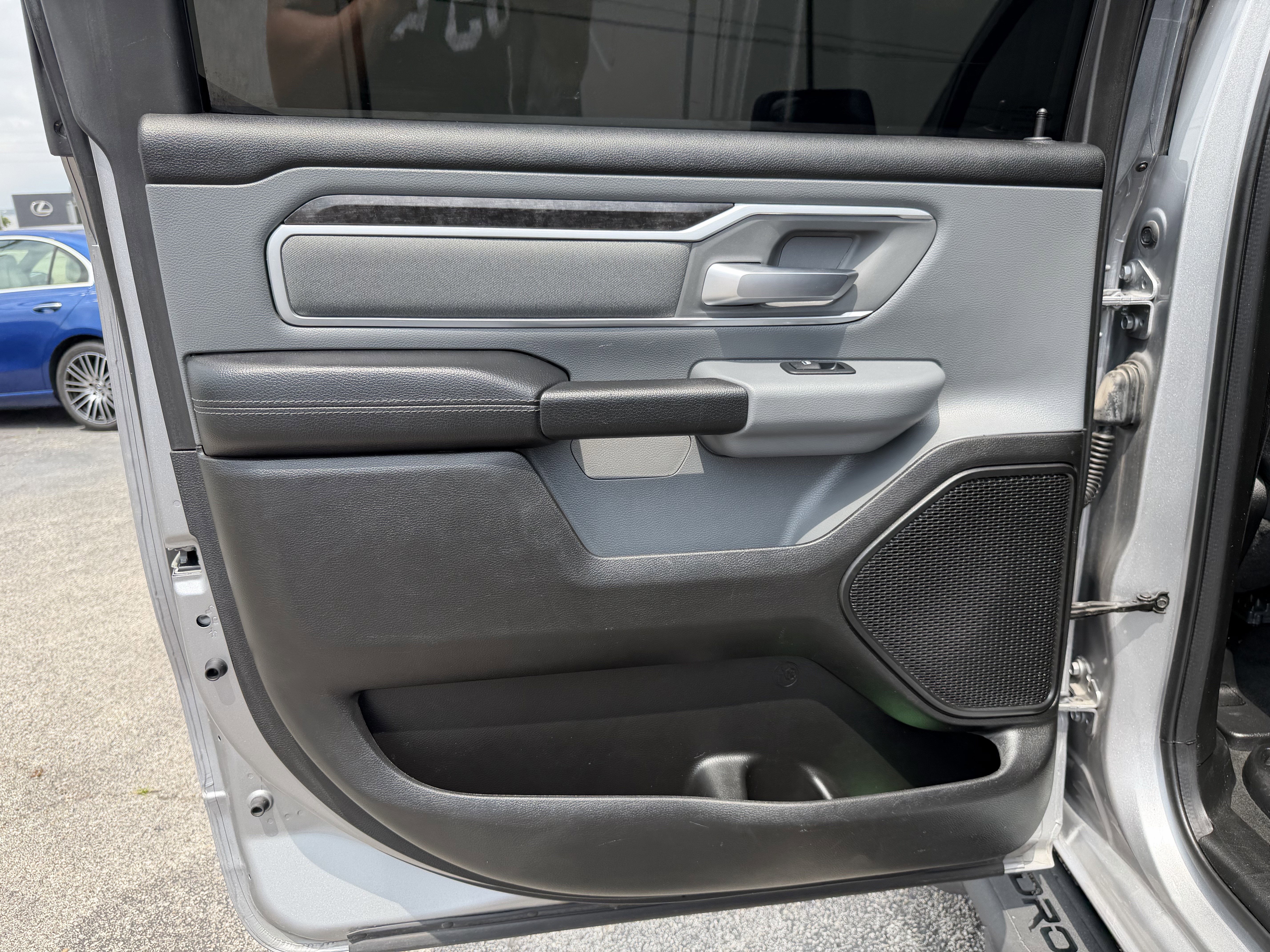 2022 RAM 1500 Big Horn Crew Cab 4x4 6'4' Box