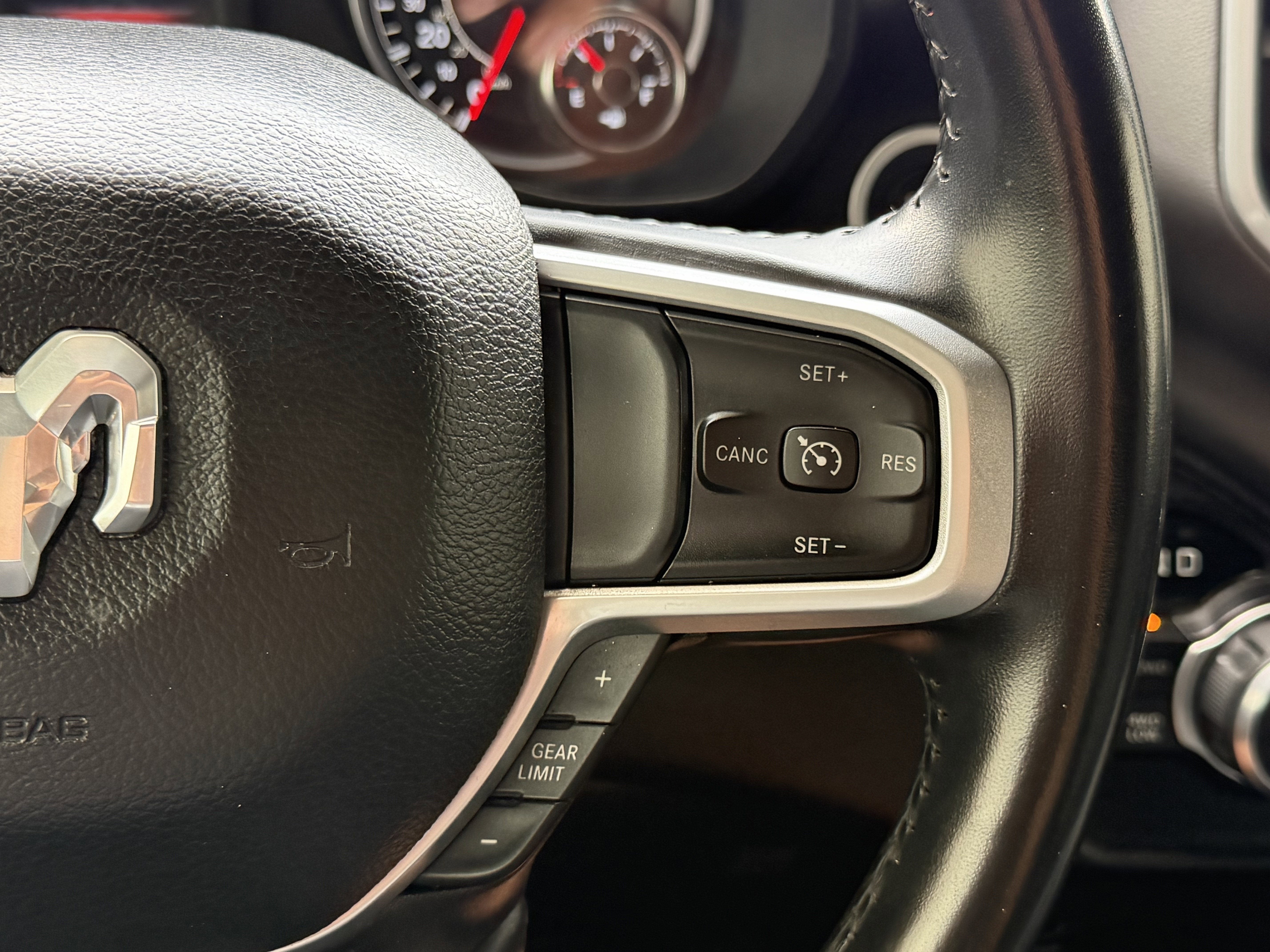 2022 RAM 1500 Big Horn Crew Cab 4x4 6'4' Box