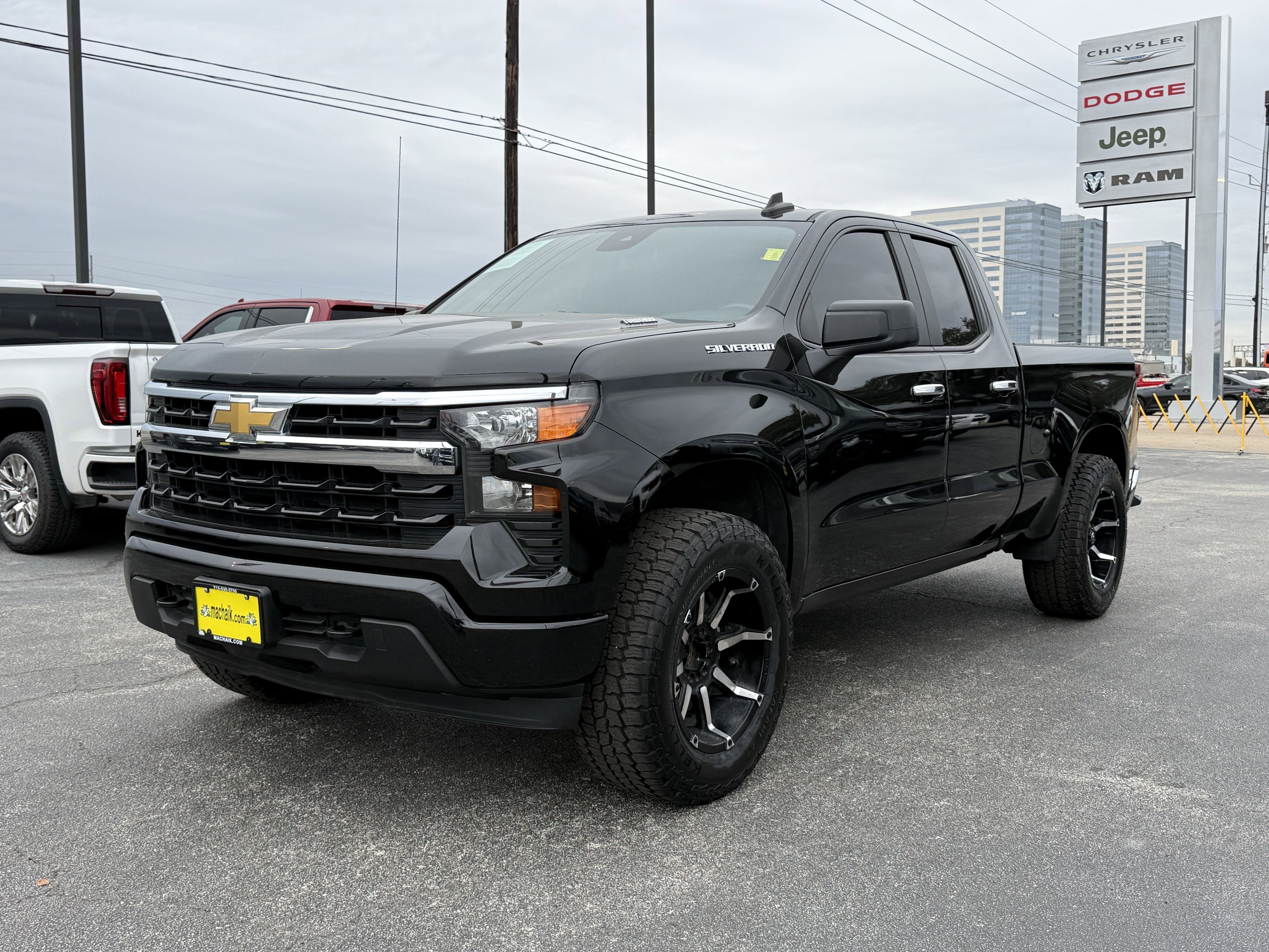 2024 Chevrolet Silverado 1500 2WD Double Cab Standard Bed Custom