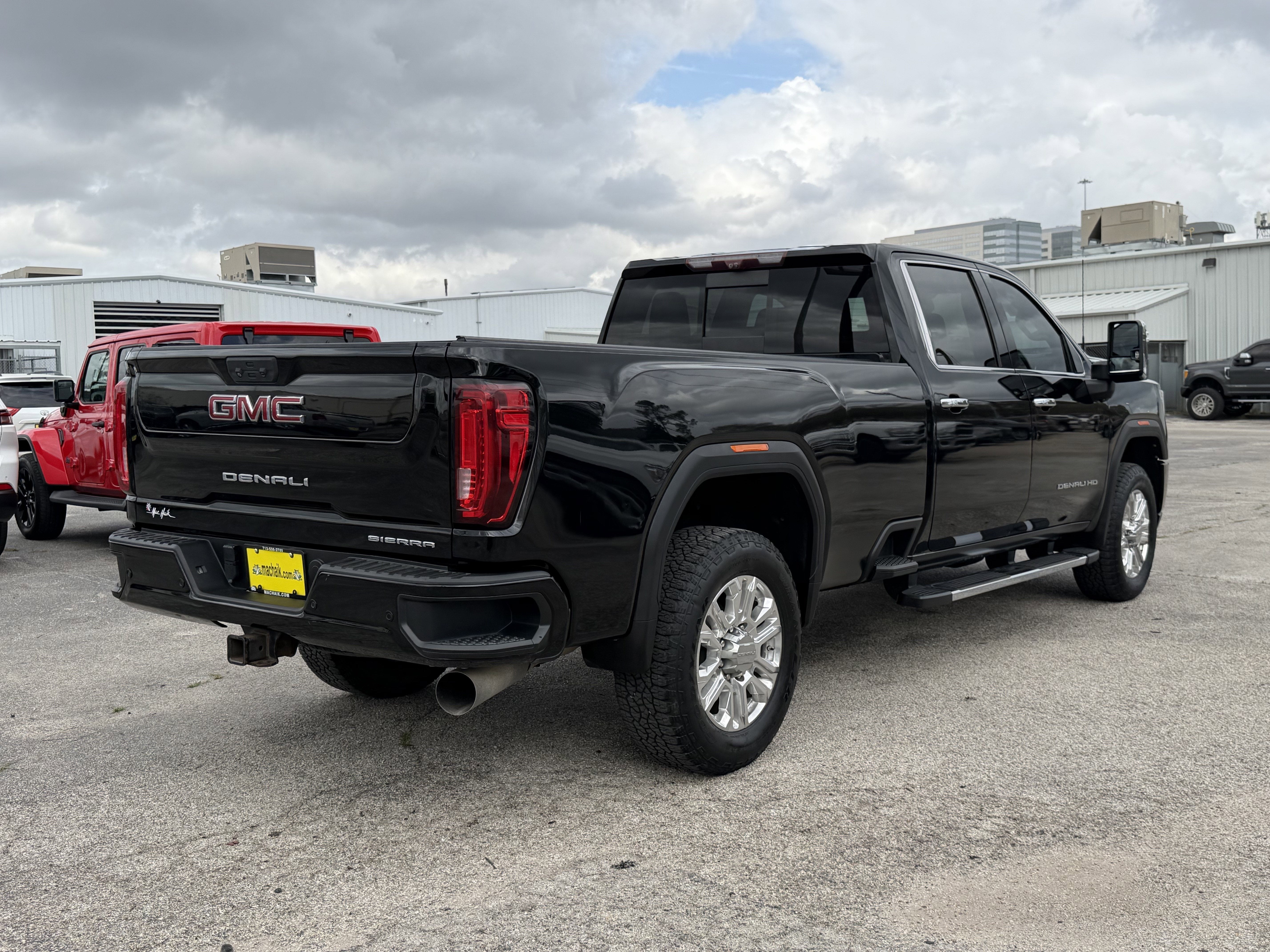 2020 GMC Sierra 2500HD 4WD Crew Cab Long Bed Denali